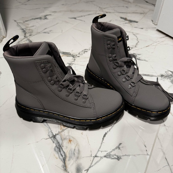 DR MARTENS COMBS WOMEN'S AJAX LEATHER CASUAL BOOTS - Picture 7 of 16